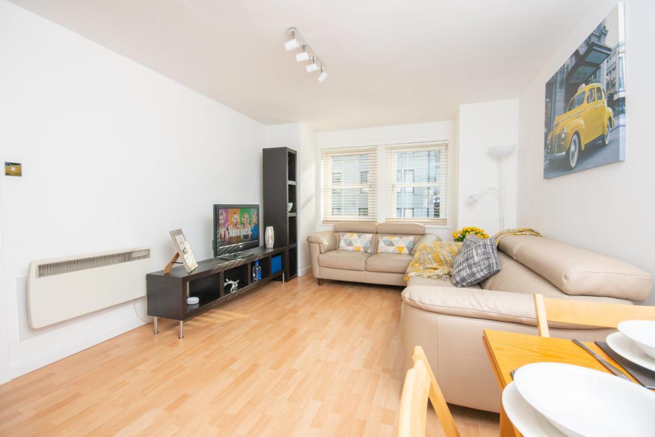 Dwellcome Home Ltd 2 Bedroom King & Double Central Apartment, Free Allocated Barrier Secured Parking Space At Rear Entrance & Fast Wifi, Ideal For Long Term Contractor, Corporate, Etc Stays, Regular Housekeeping Option - See Our Site For Assurance Aberdeen Dış mekan fotoğraf